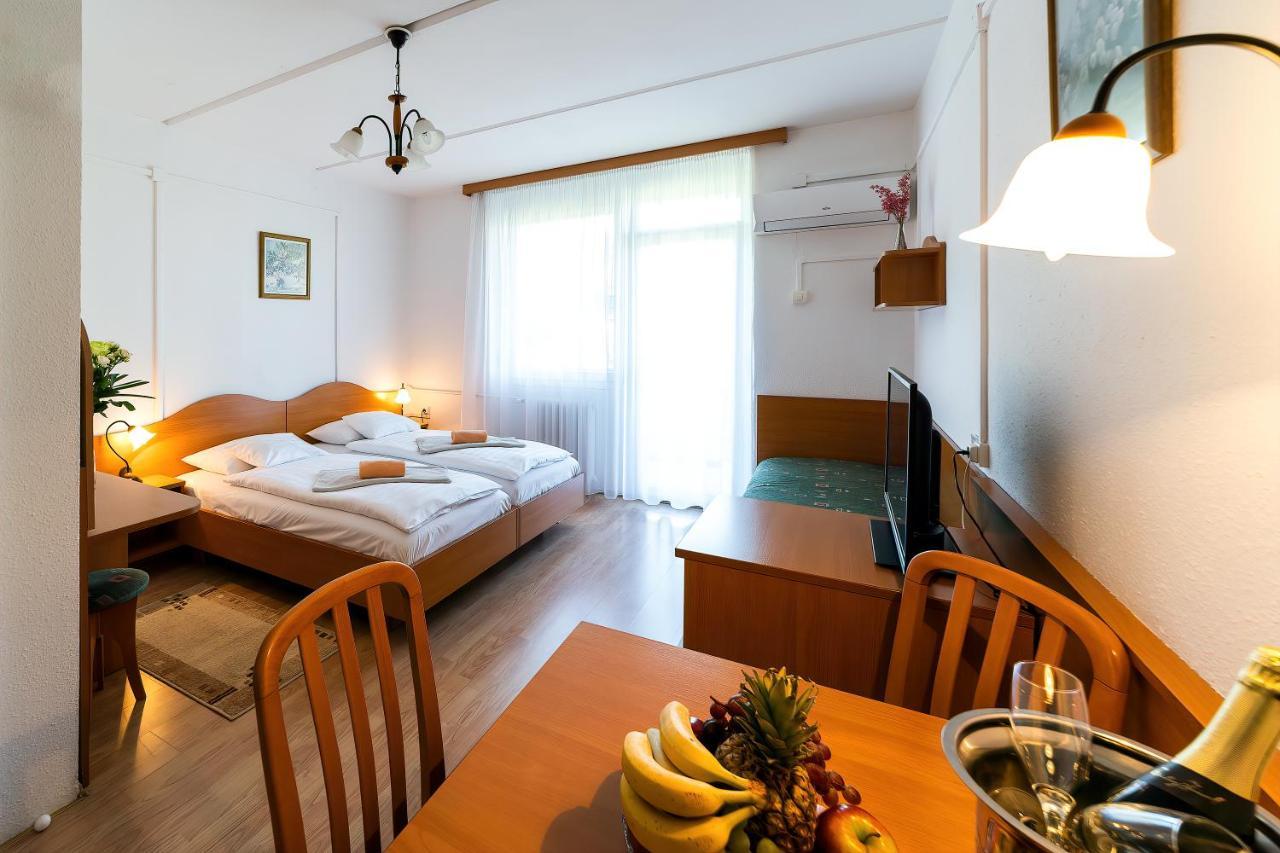 Napfeny Hotel ซาลาคาโรส ภายนอก รูปภาพ