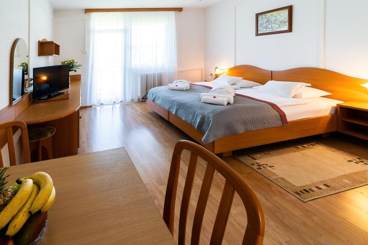 Napfeny Hotel ซาลาคาโรส ภายนอก รูปภาพ