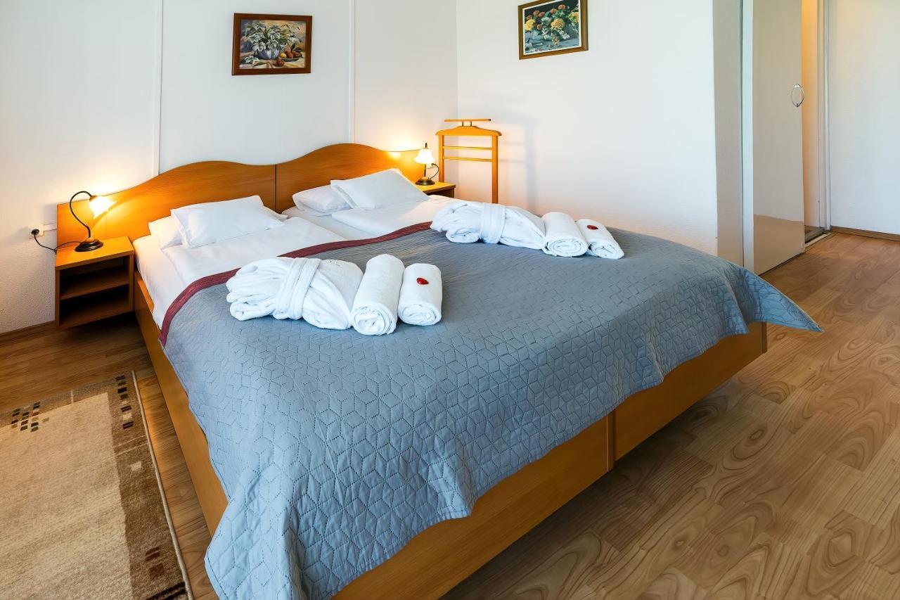 Napfeny Hotel ซาลาคาโรส ภายนอก รูปภาพ