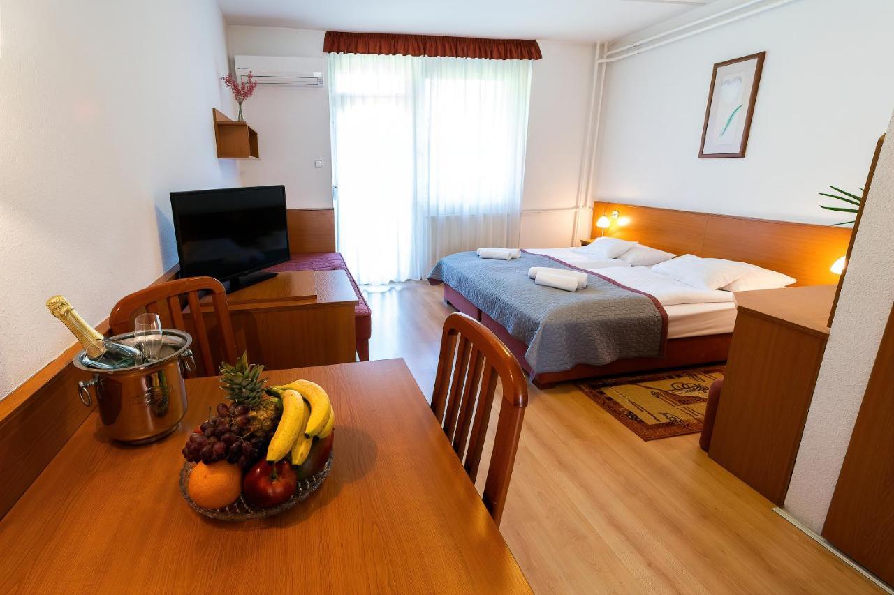 Napfeny Hotel ซาลาคาโรส ภายนอก รูปภาพ